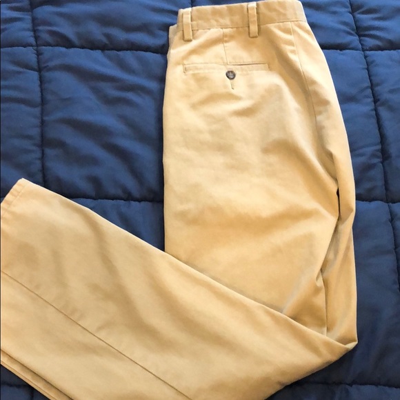 Dockers 32 x 34 khakis - Picture 1 of 3